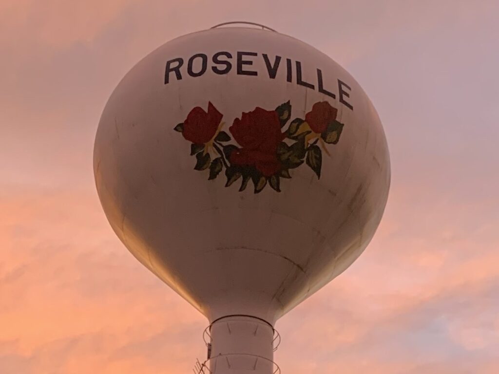 Roseville, Illinois, water tower.