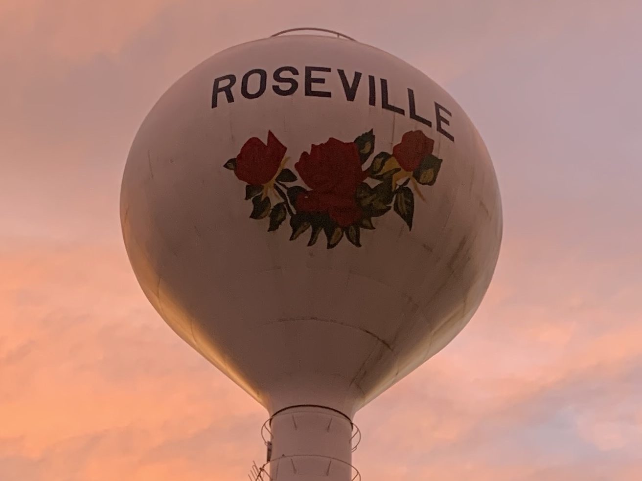 Roseville, Illinois, water tower.